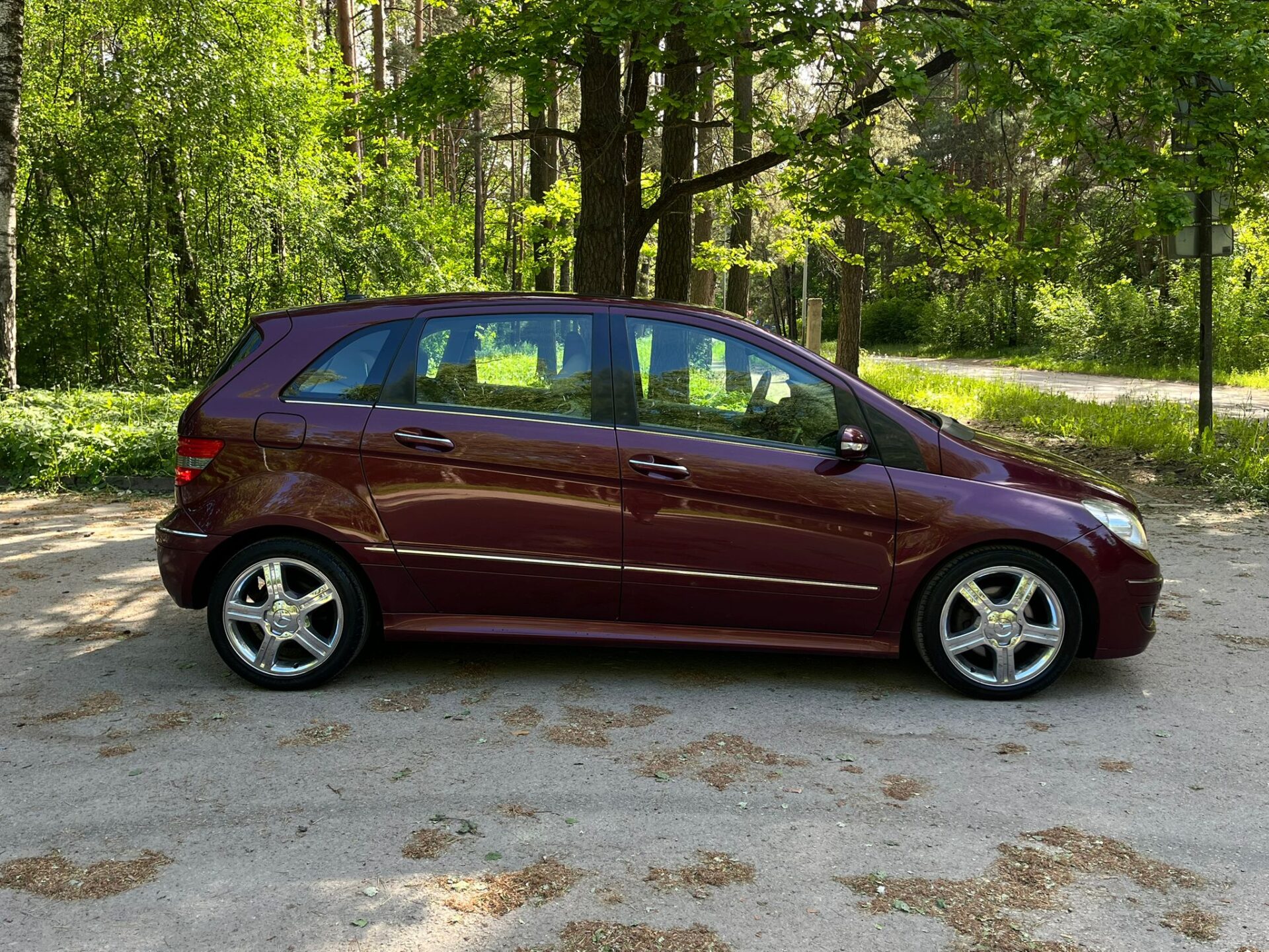 MERCEDES BENZ B 200