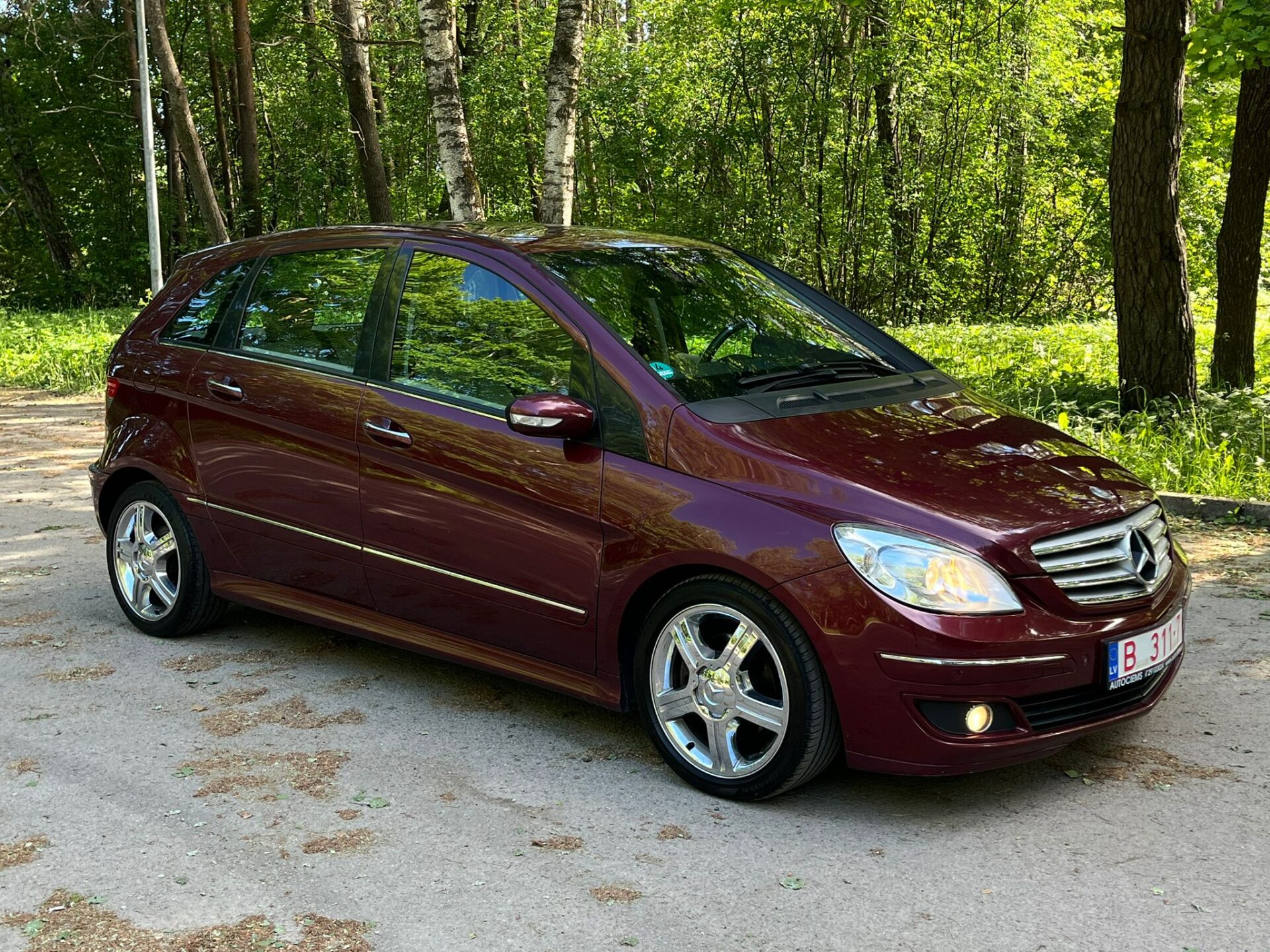 MERCEDES BENZ B 200