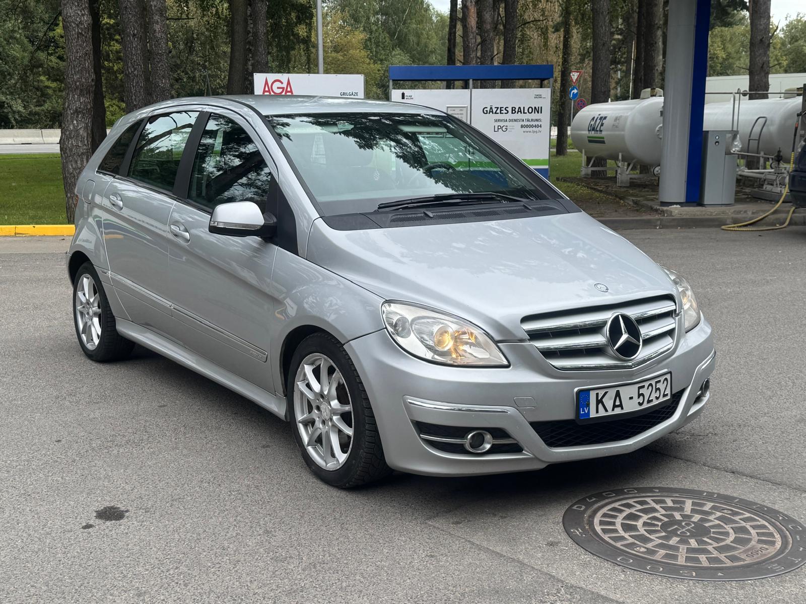 MERCEDES BENZ B 200