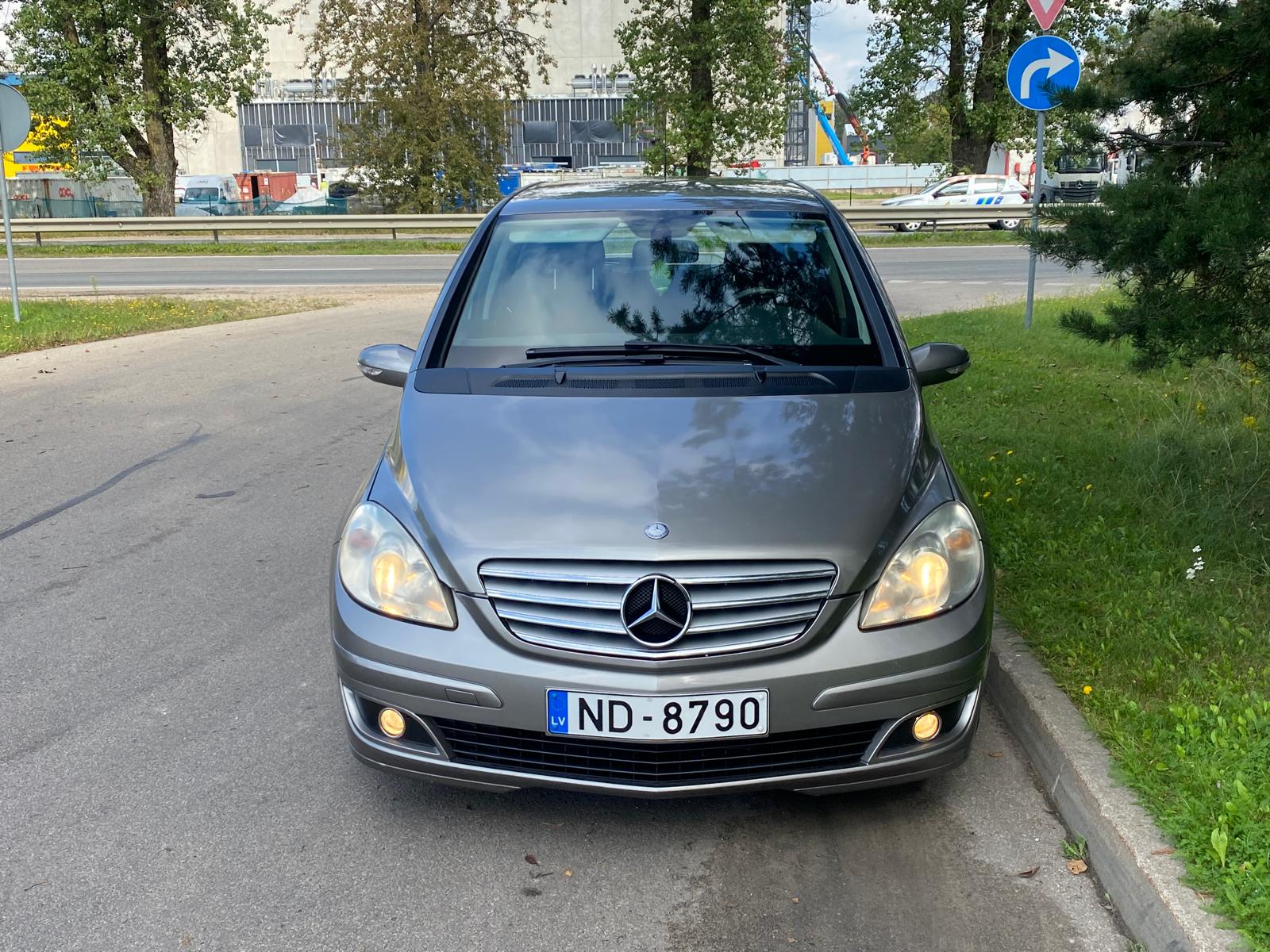 MERCEDES BENZ B 200
