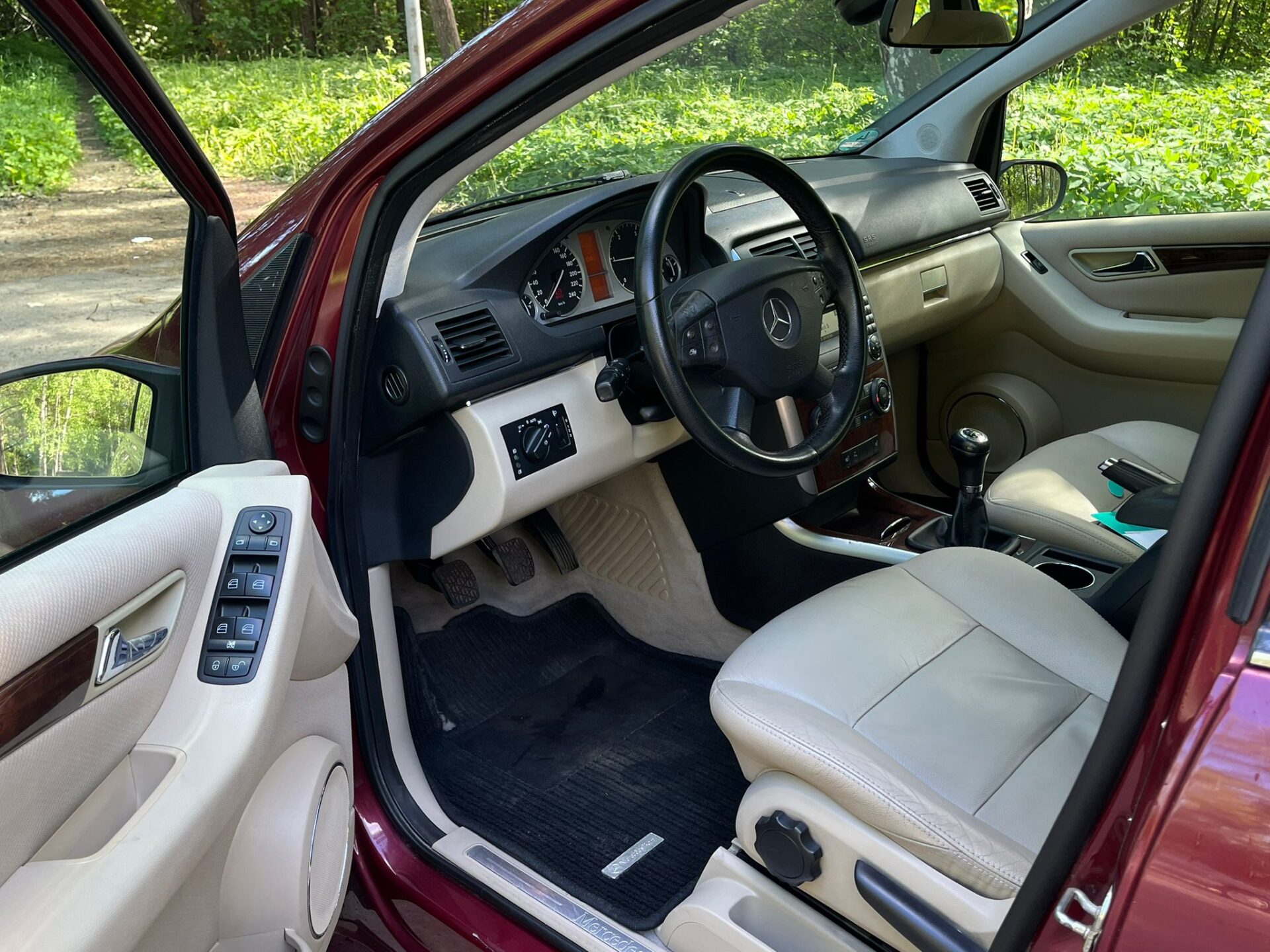 MERCEDES BENZ B 200