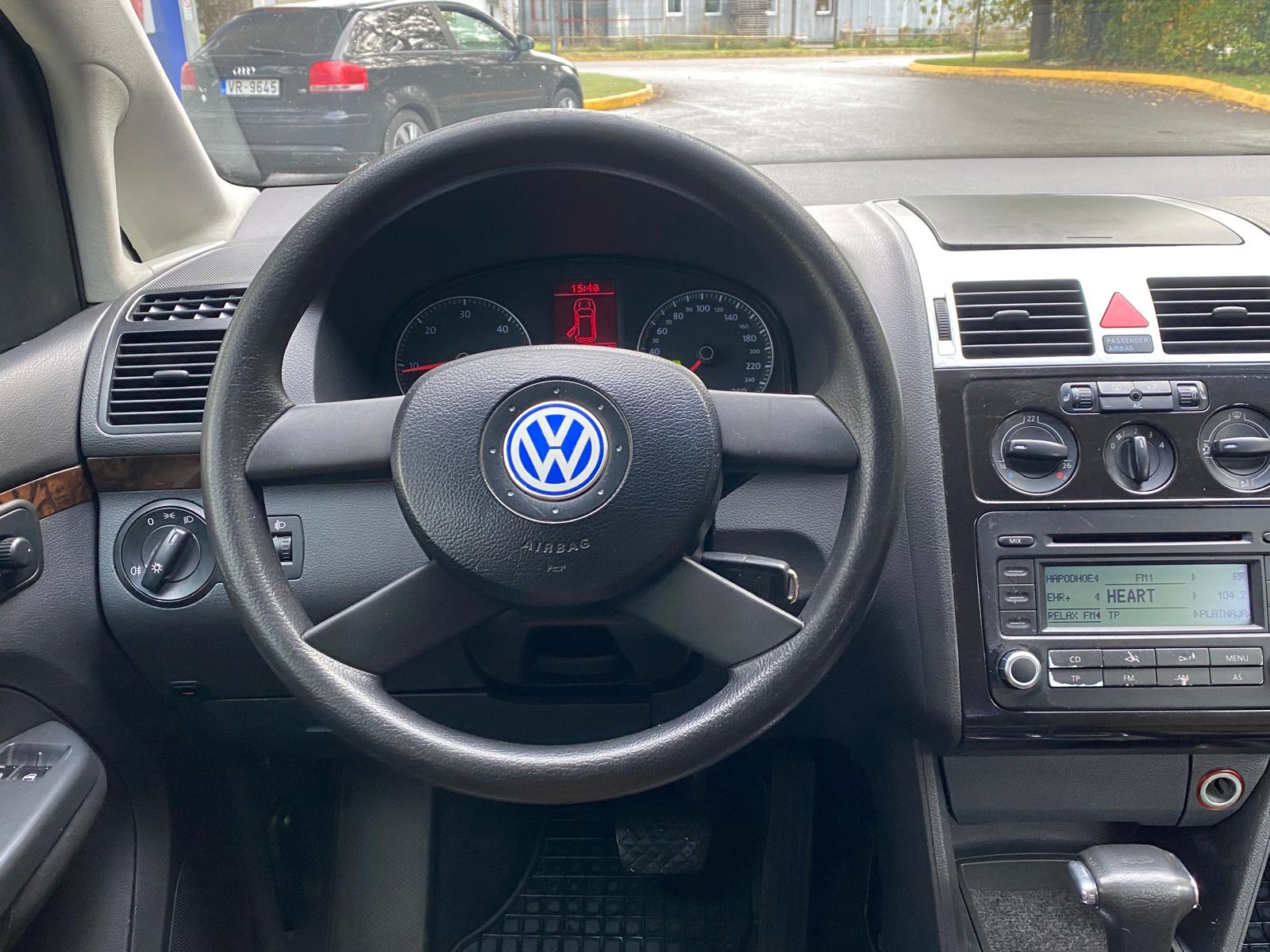 VW TOURAN 7-VIETĪGS