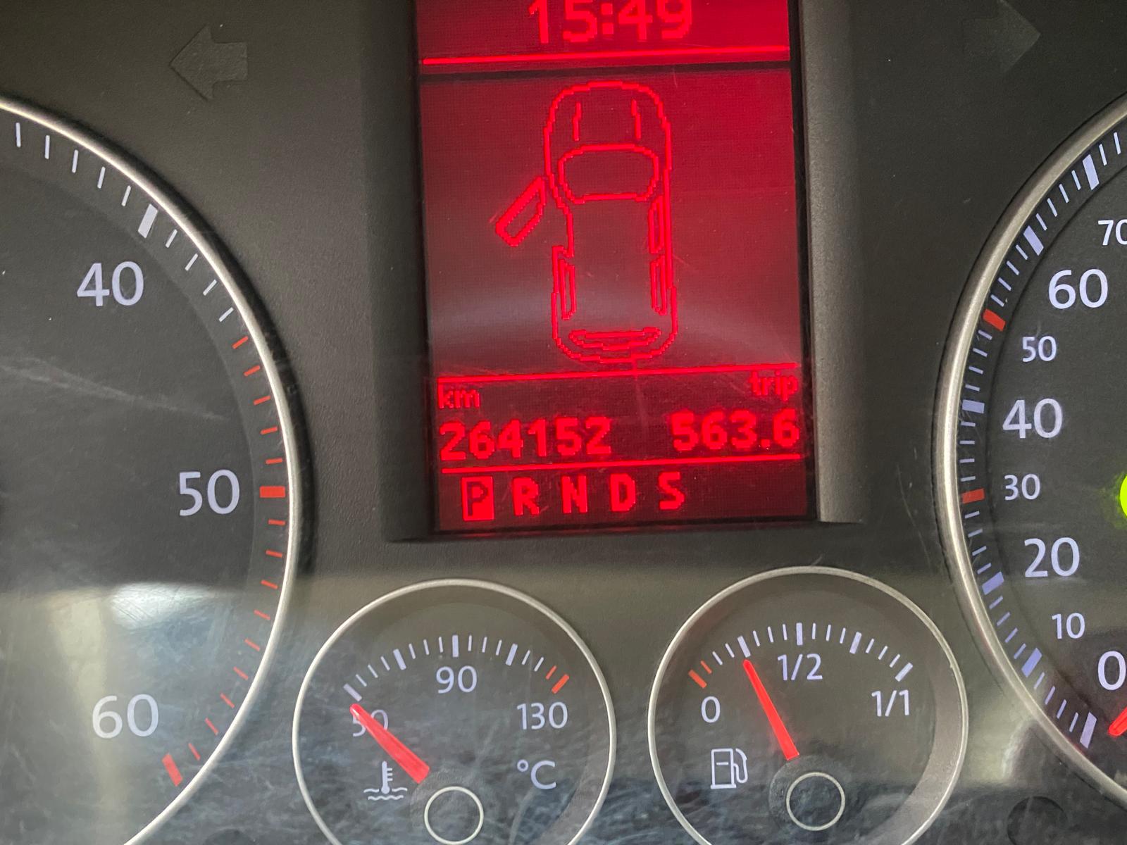 VW TOURAN 7-VIETĪGS