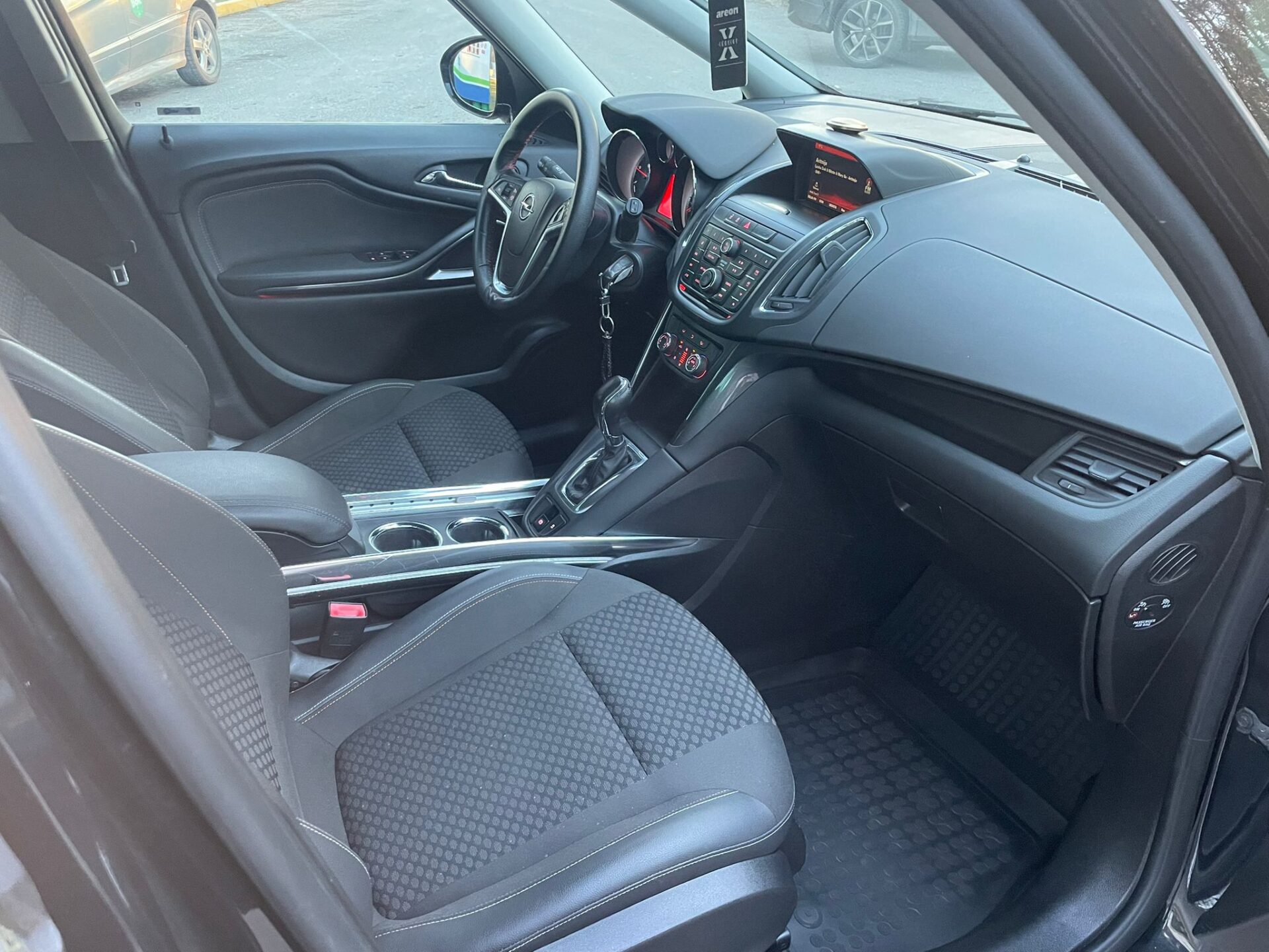 OPEL ZAFIRA TOURER 7-VIETĪGS