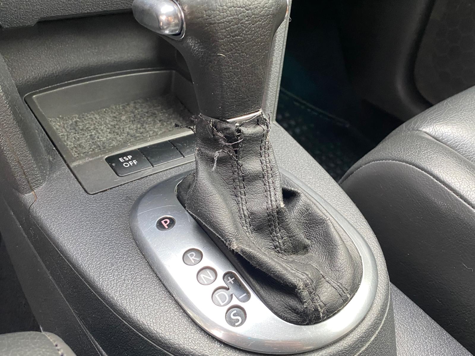 VW TOURAN 7-VIETĪGS