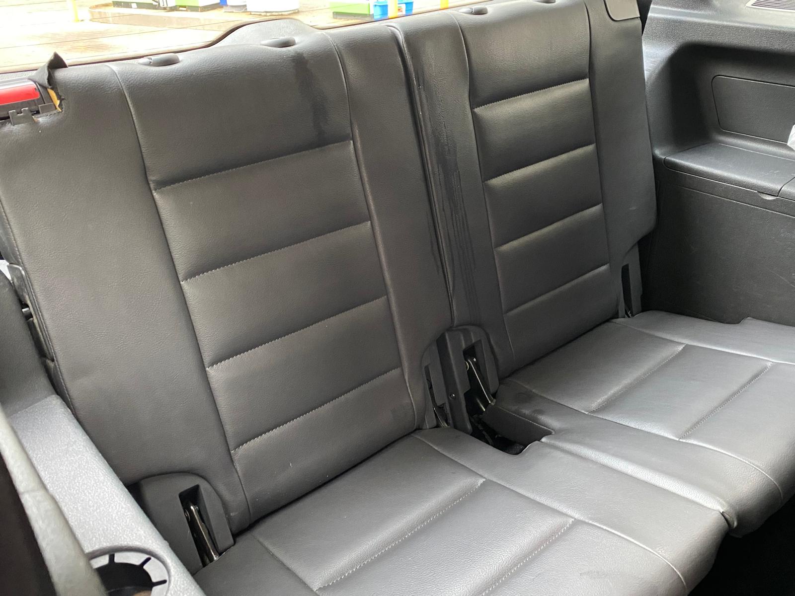 VW TOURAN 7-VIETĪGS