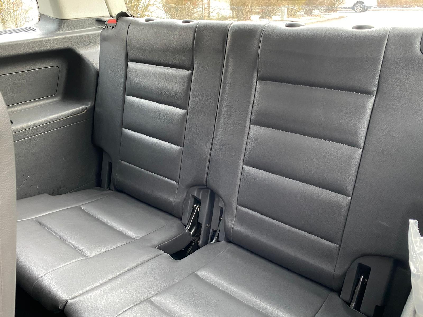 VW TOURAN 7-VIETĪGS