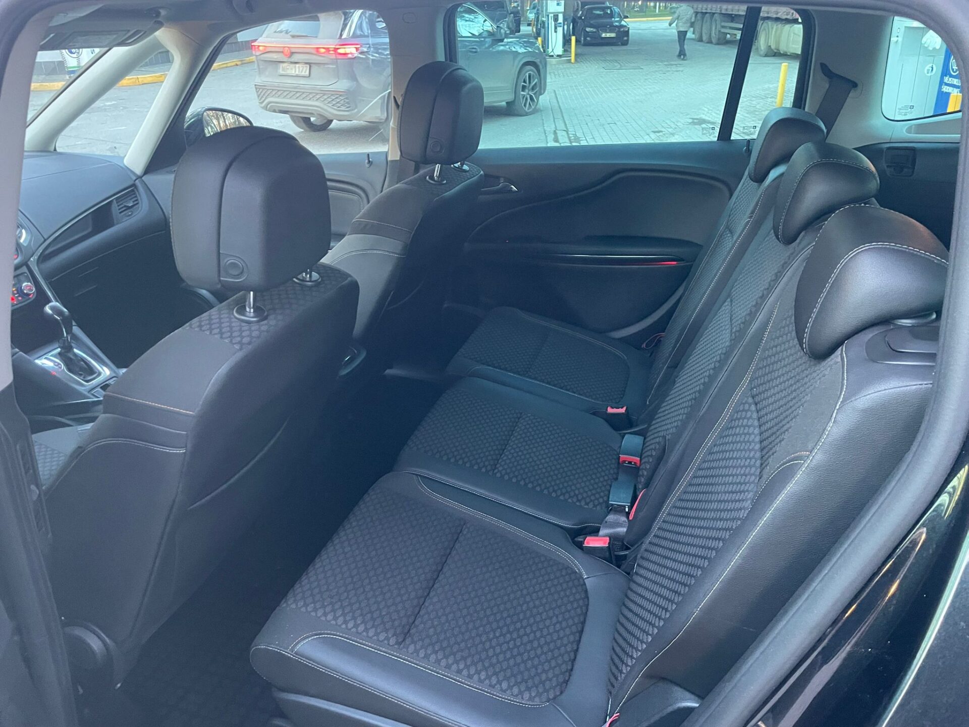 OPEL ZAFIRA TOURER 7-VIETĪGS