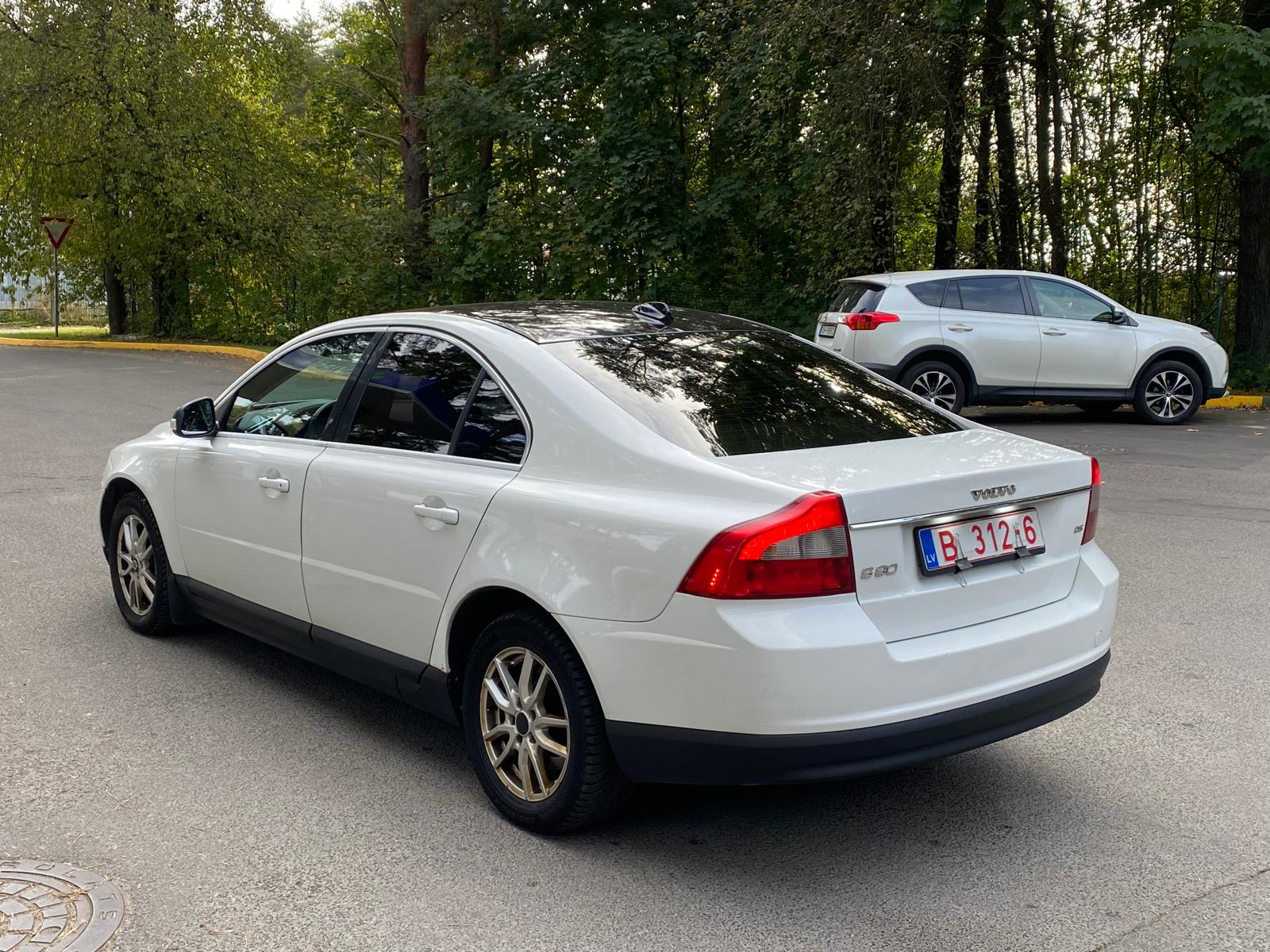 VOLVO S80