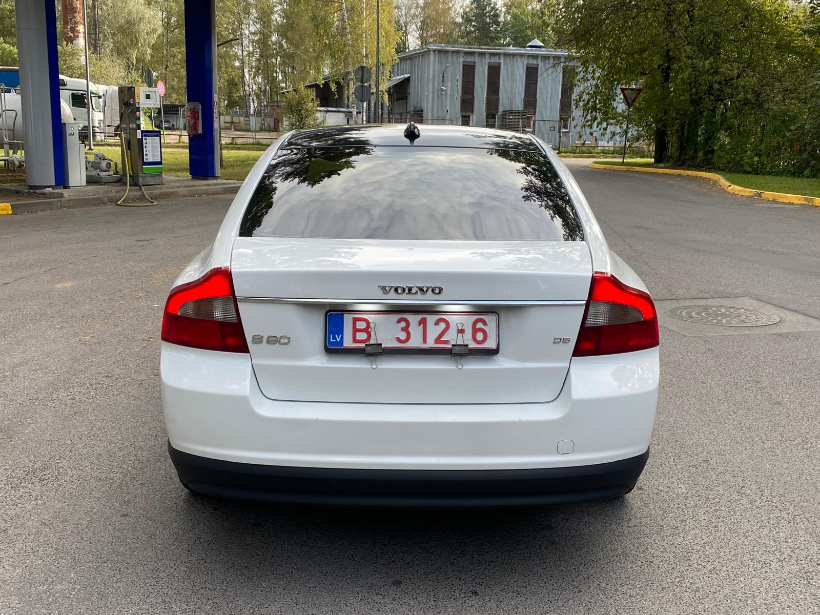 VOLVO S80