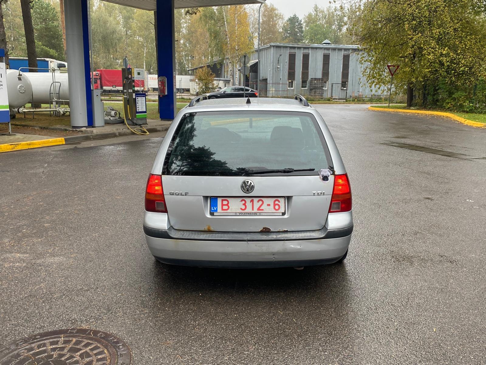 VW GOLF VARIANT