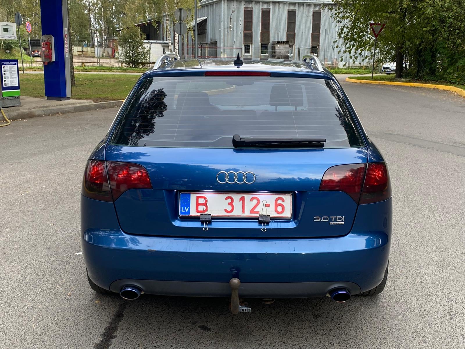 AUDI A4 QUATTRO