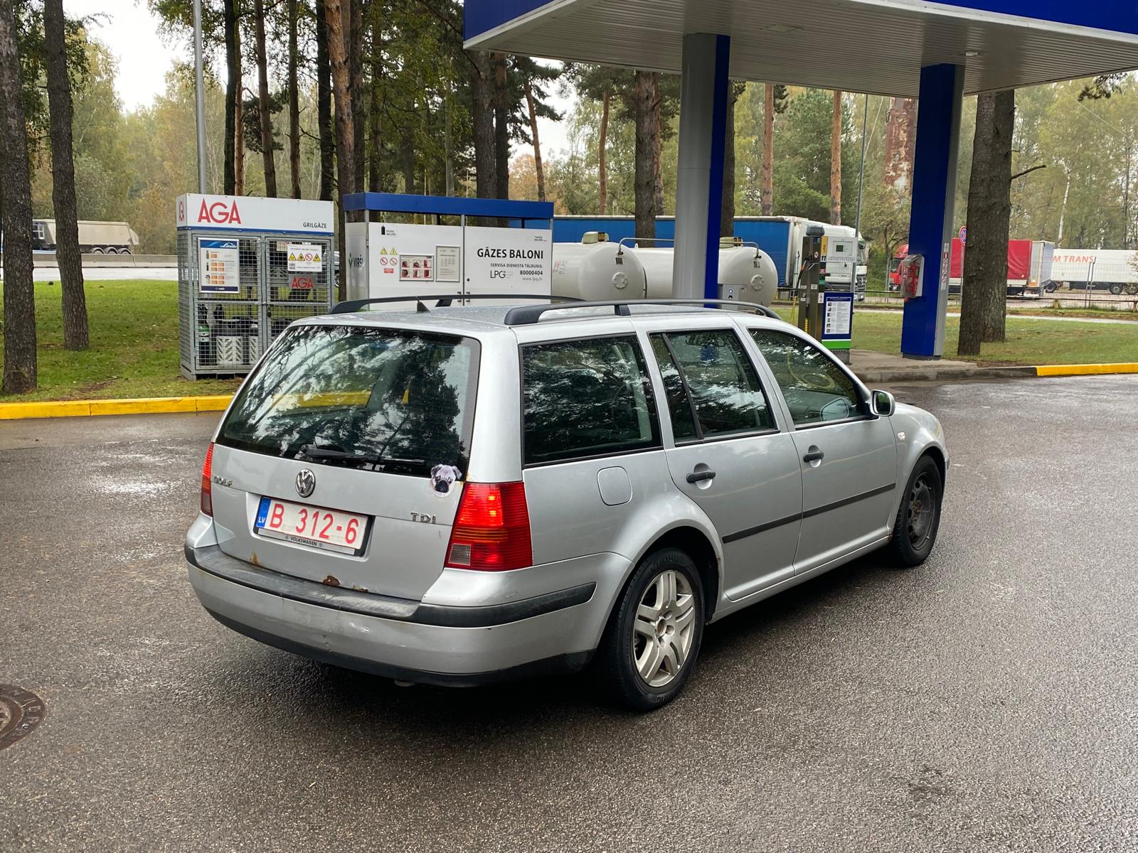 VW GOLF VARIANT