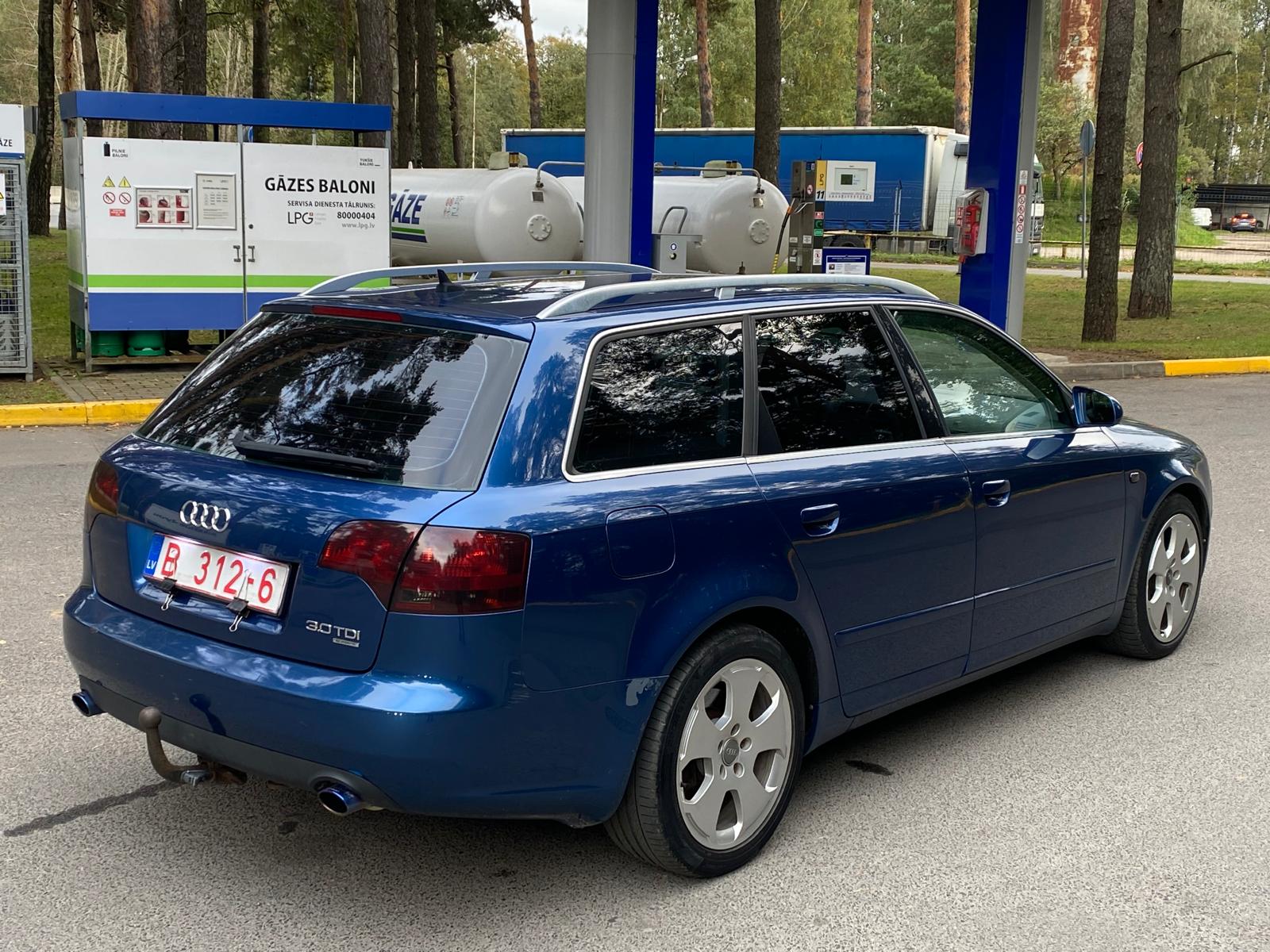 AUDI A4 QUATTRO