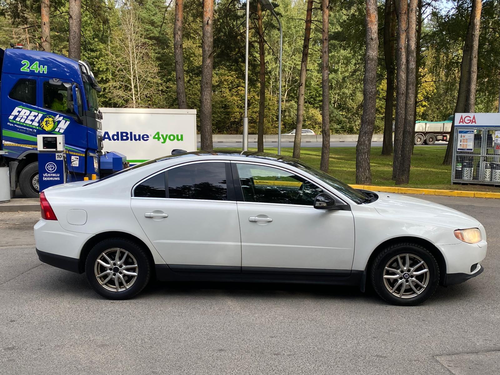 VOLVO S80