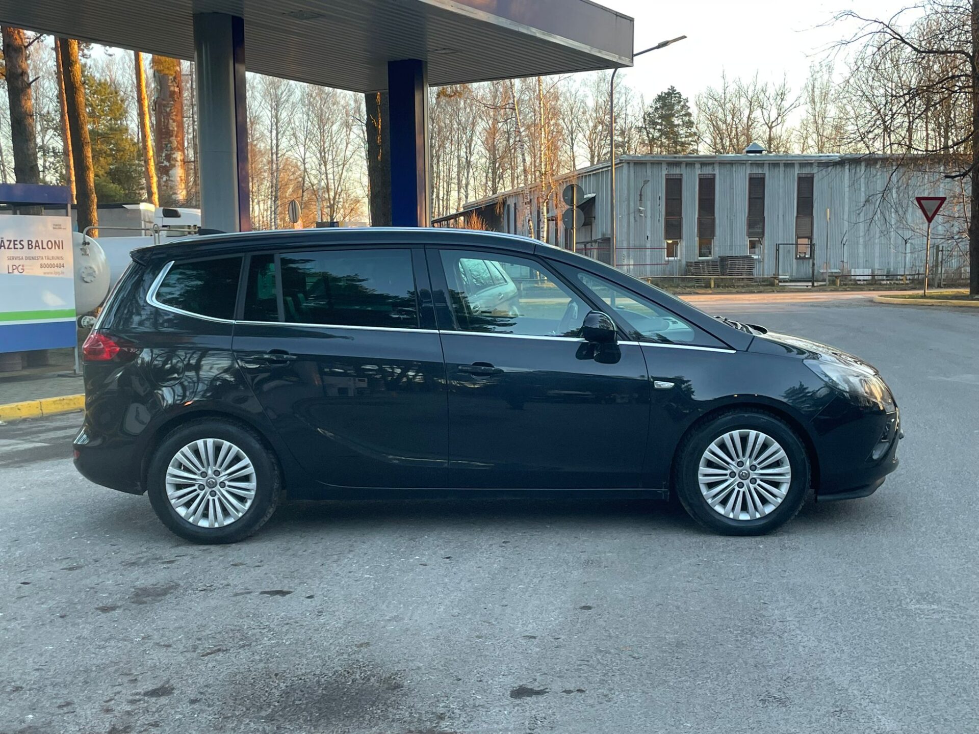 OPEL ZAFIRA TOURER 7-VIETĪGS