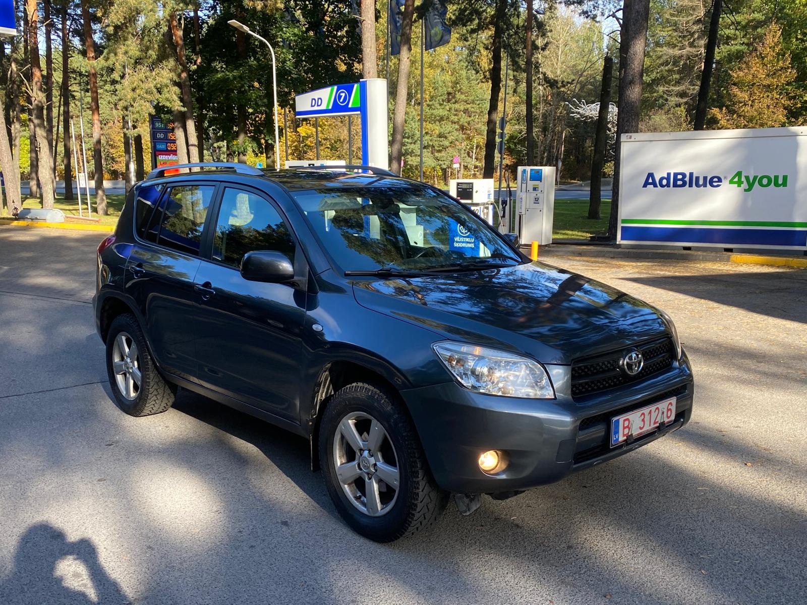 TOYOTA RAV4