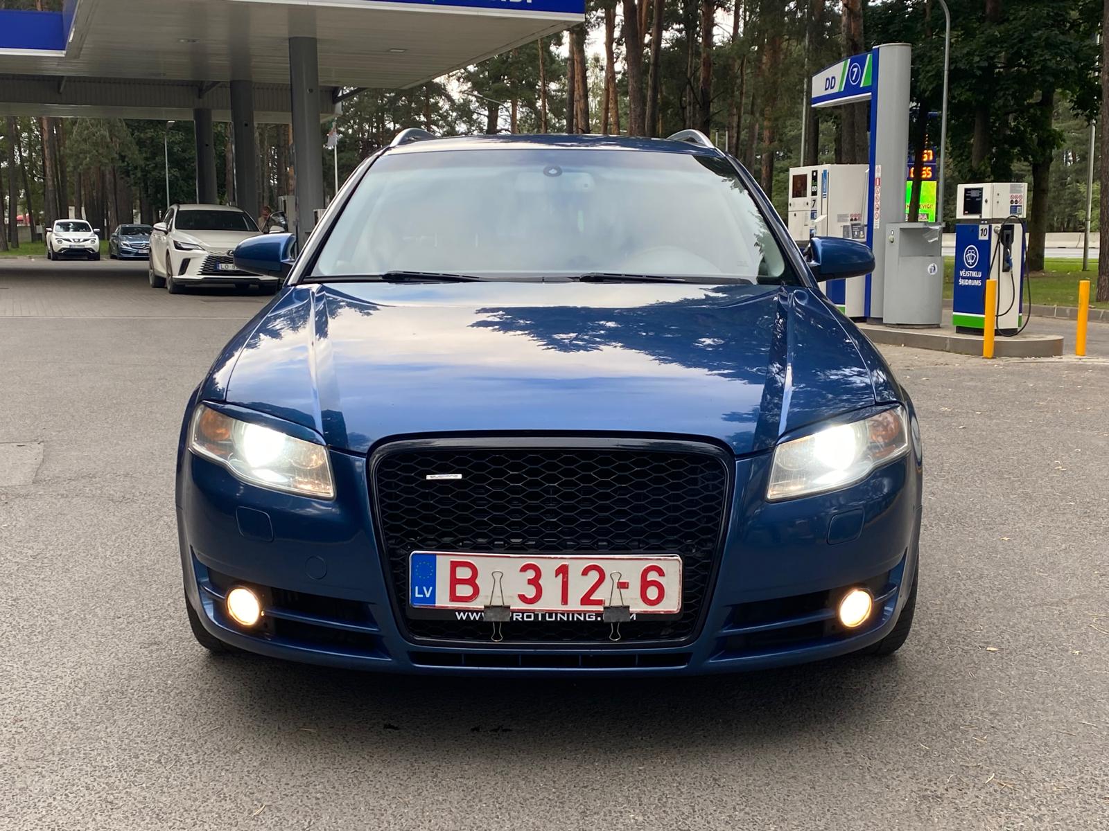 AUDI A4 QUATTRO