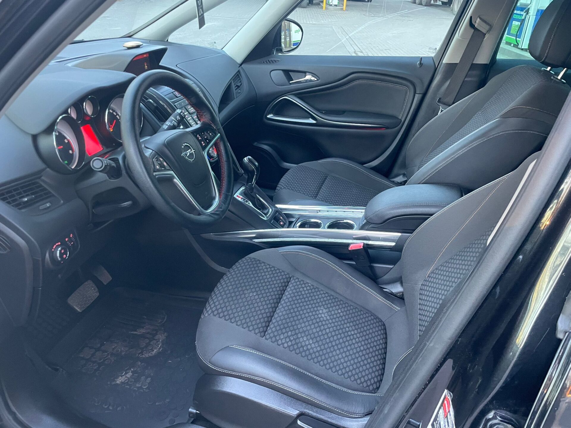 OPEL ZAFIRA TOURER 7-VIETĪGS