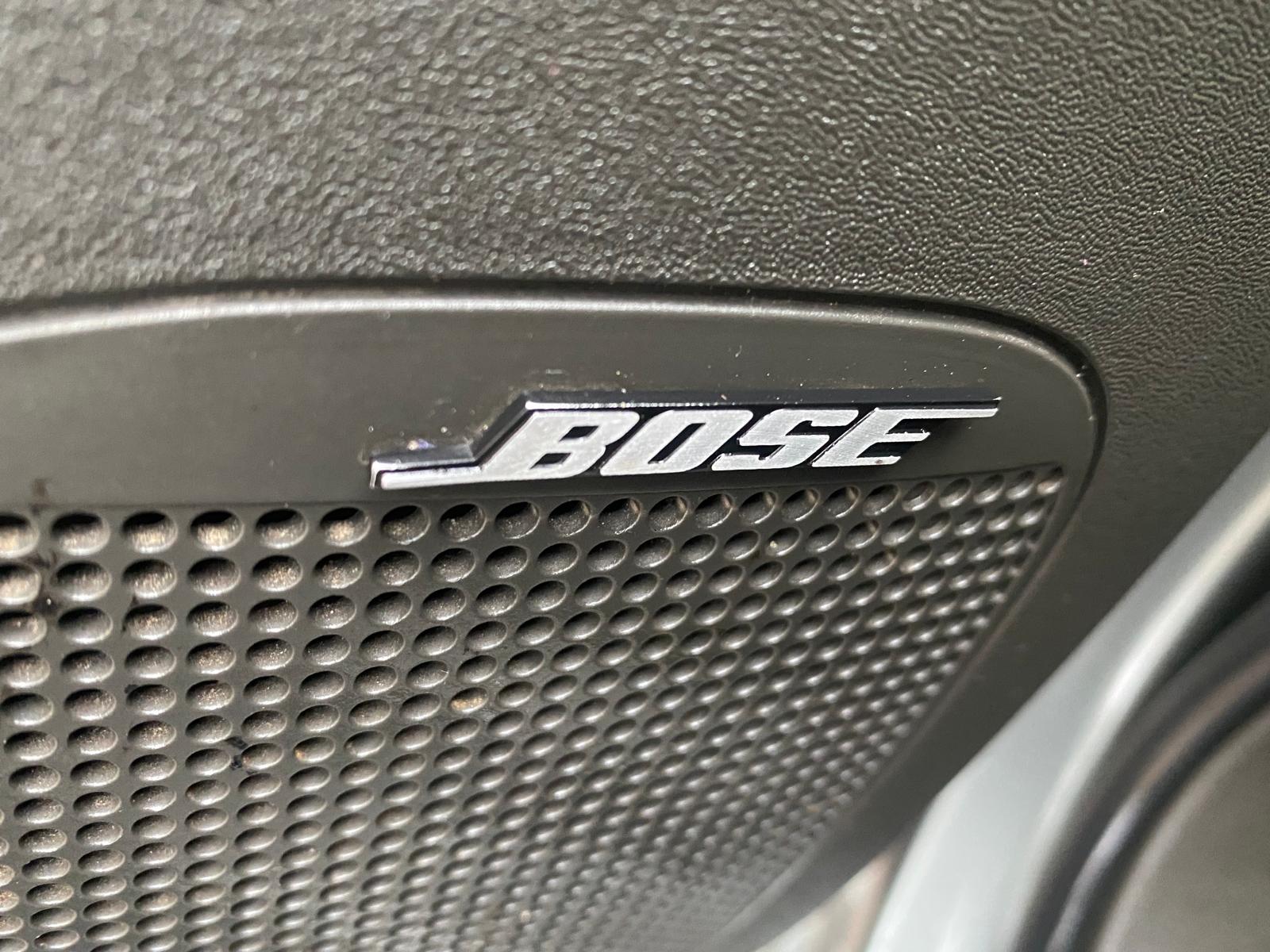 NISSAN PATHFINDER 7-VIETAS 4X4