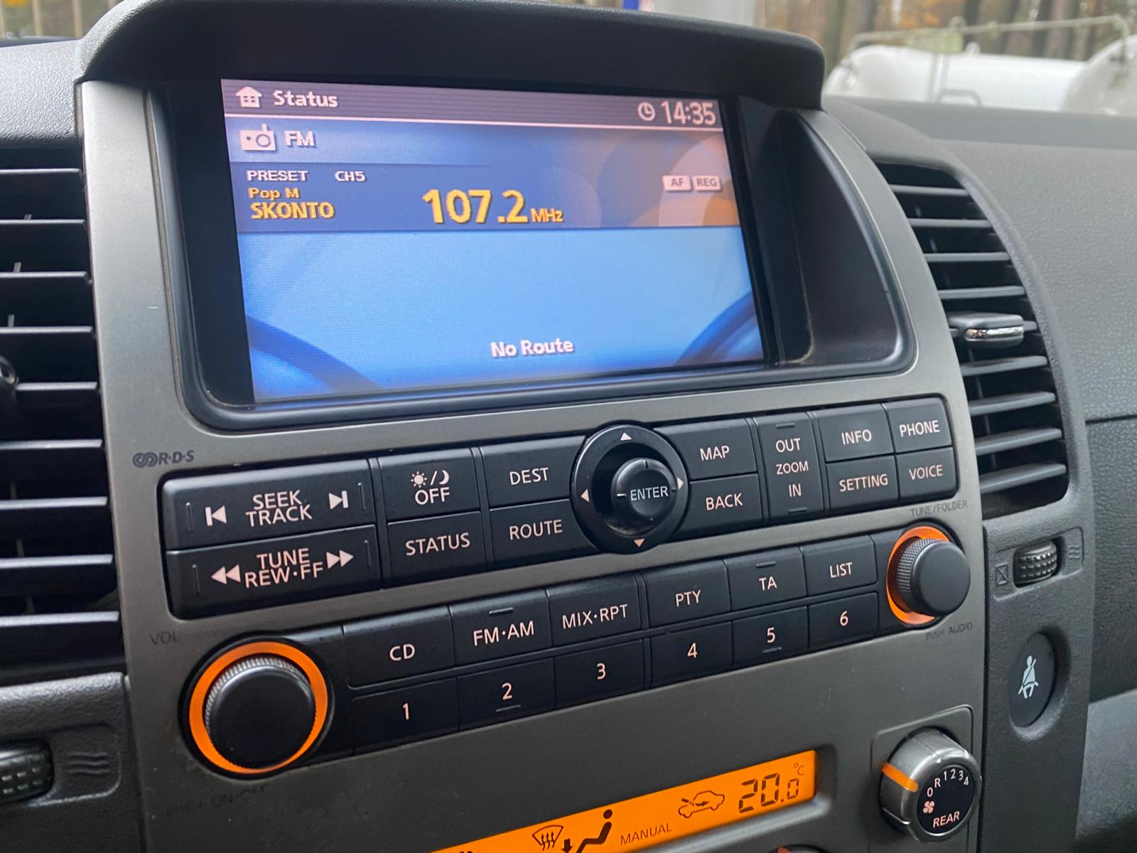 NISSAN PATHFINDER 7-VIETAS 4X4