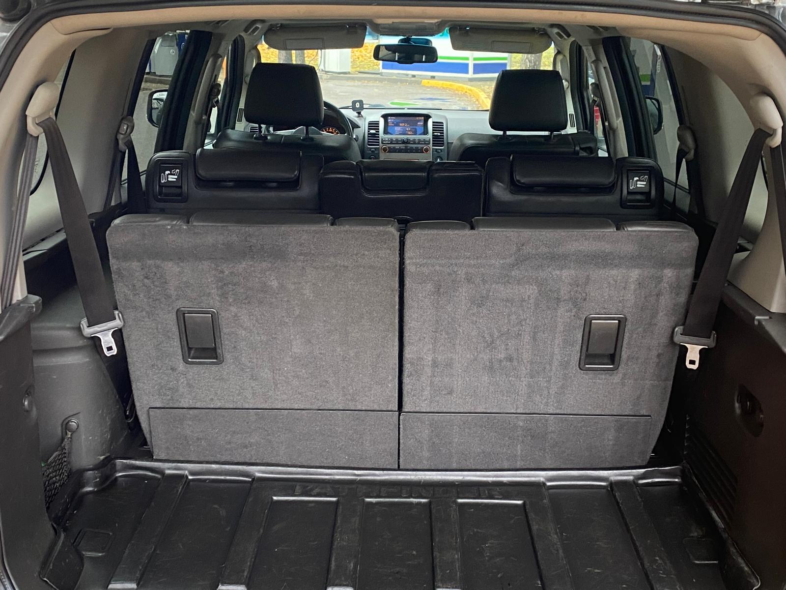 NISSAN PATHFINDER 7-VIETAS 4X4