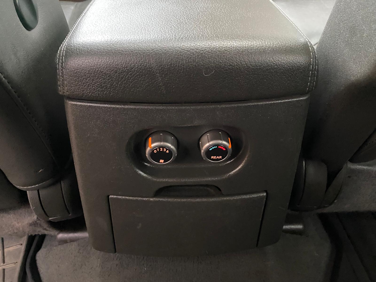 NISSAN PATHFINDER 7-VIETAS 4X4