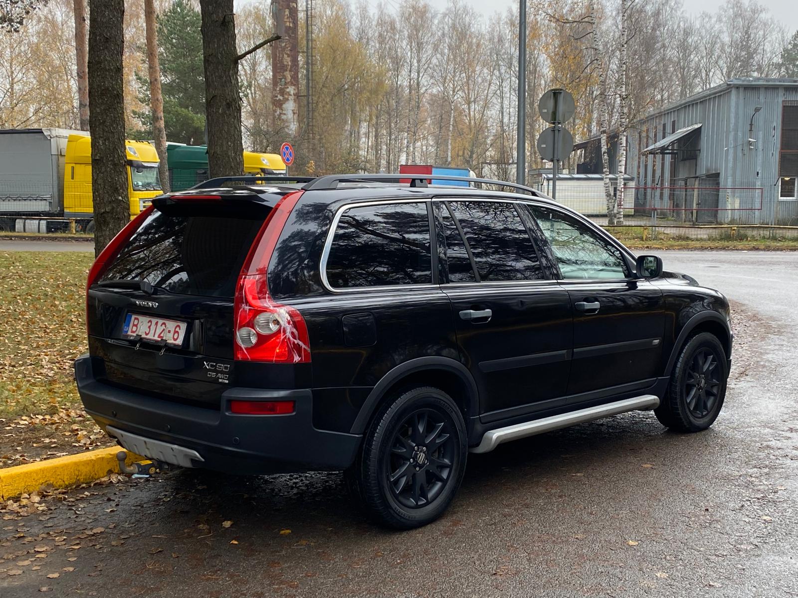 VOLVO XC90 7-VIETAS