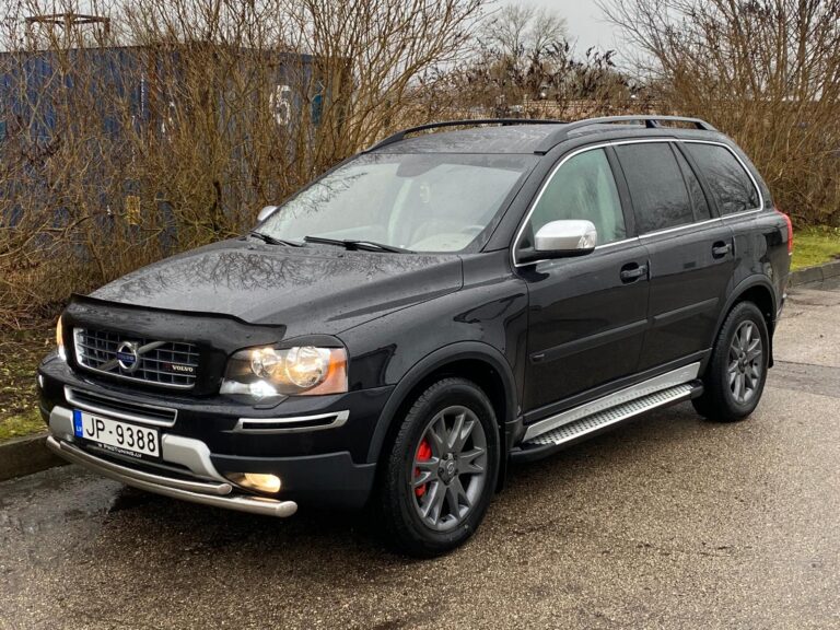 VOLVO XC90 7-VIETAS