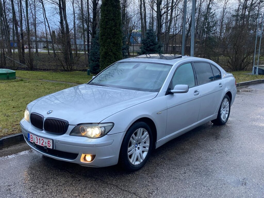 BMW 730 Long Versija