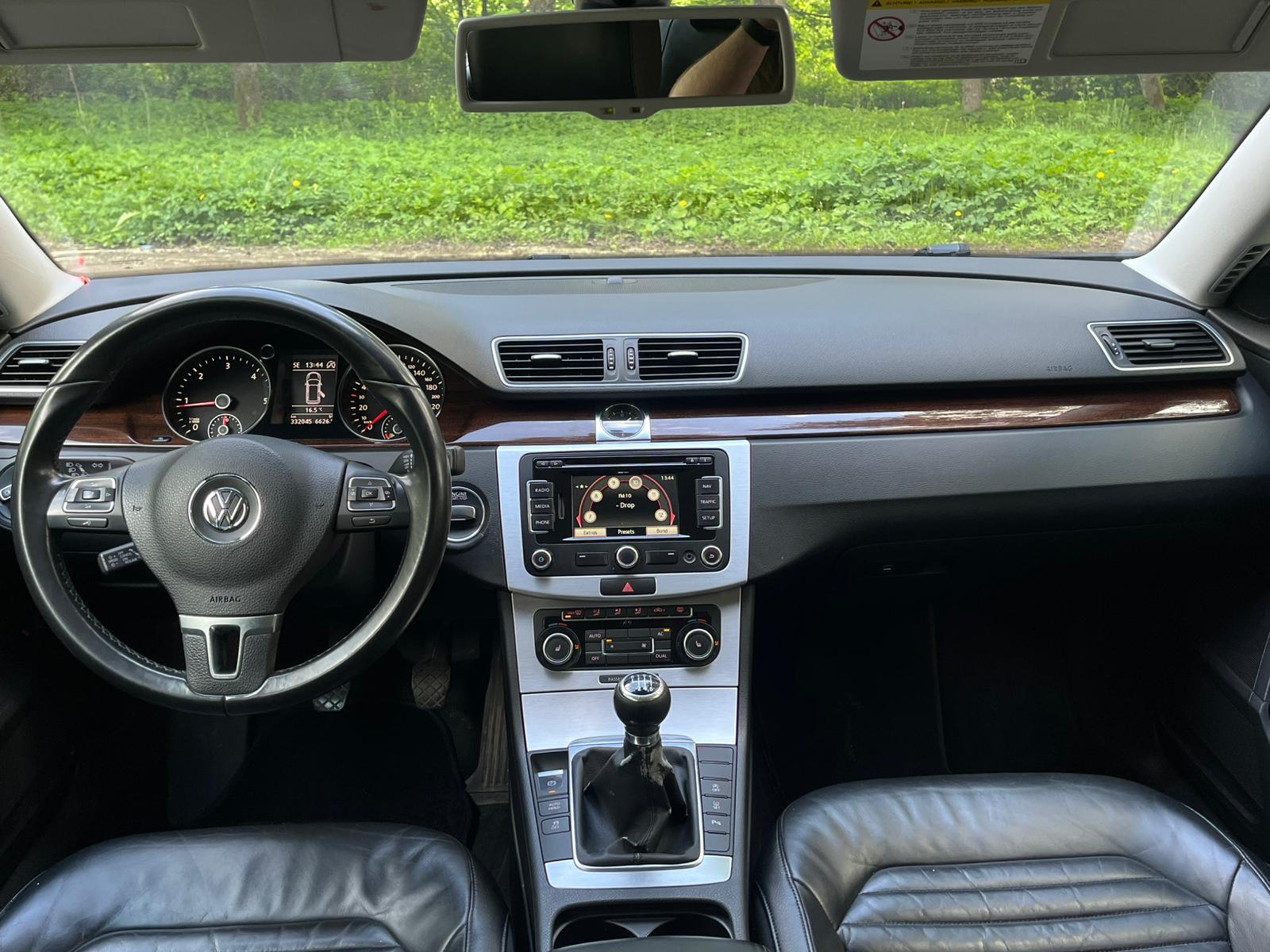 VW PASSAT
