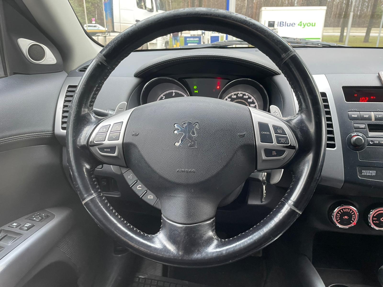 PEUGEOT 4007 7-VIETAS
