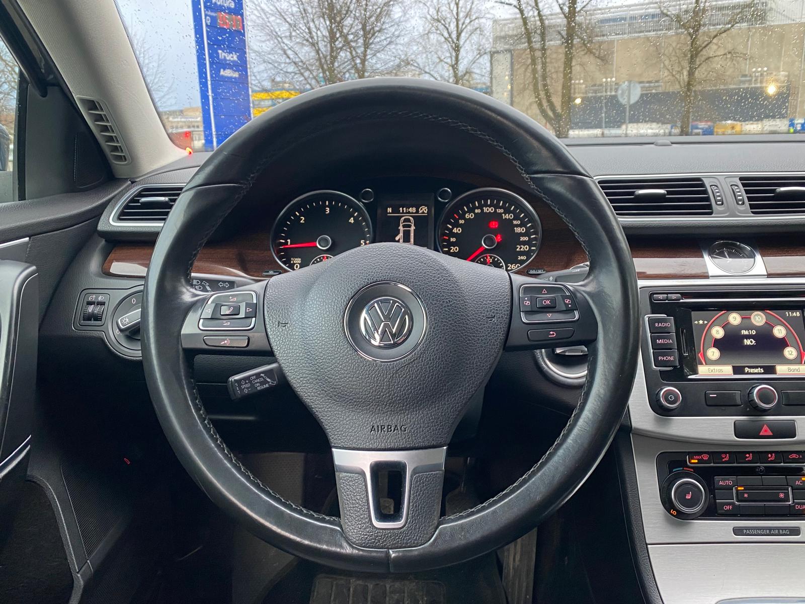 VW PASSAT