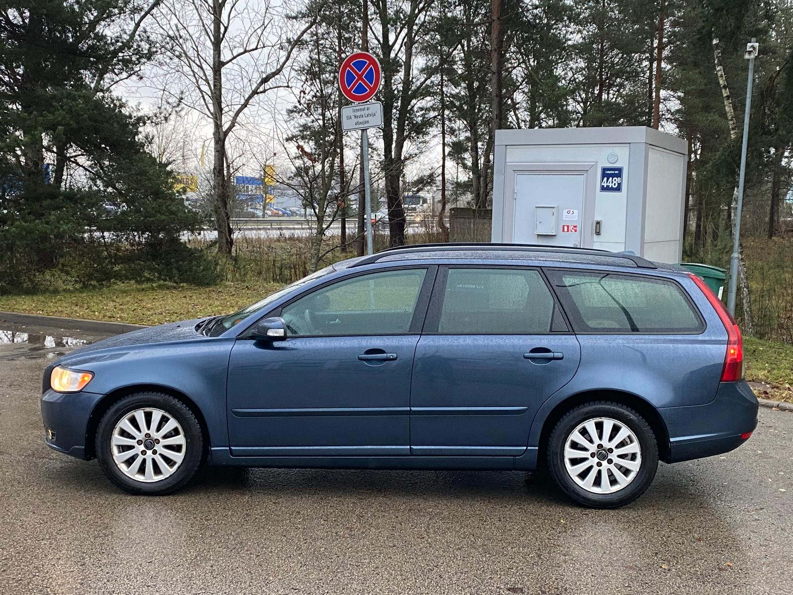 VOLVO V50