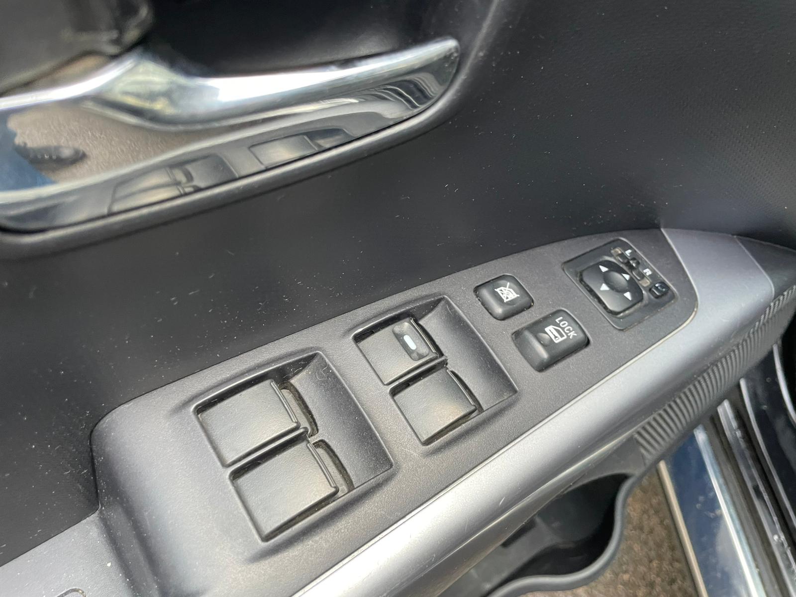 PEUGEOT 4007 7-VIETAS