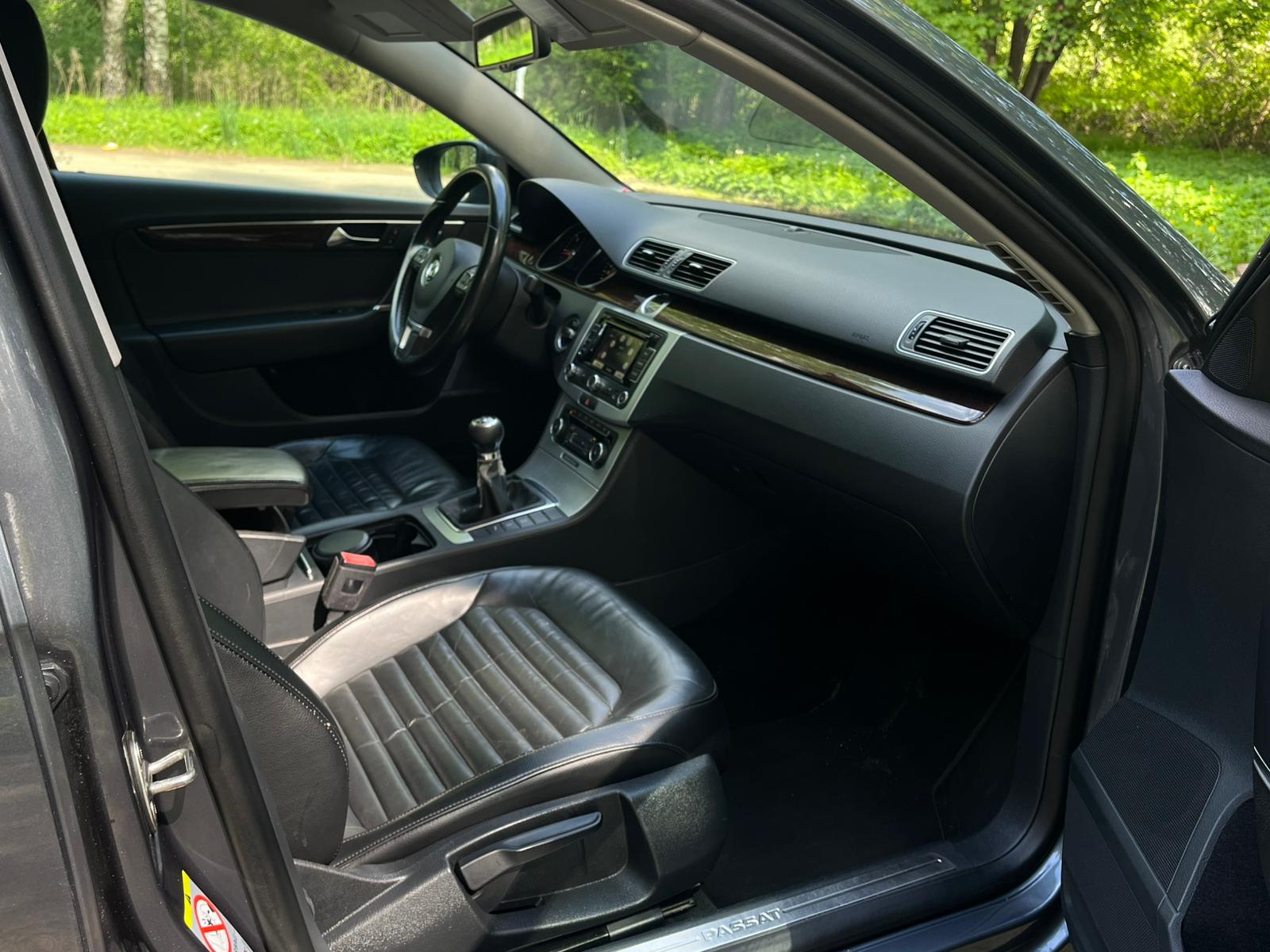 VW PASSAT