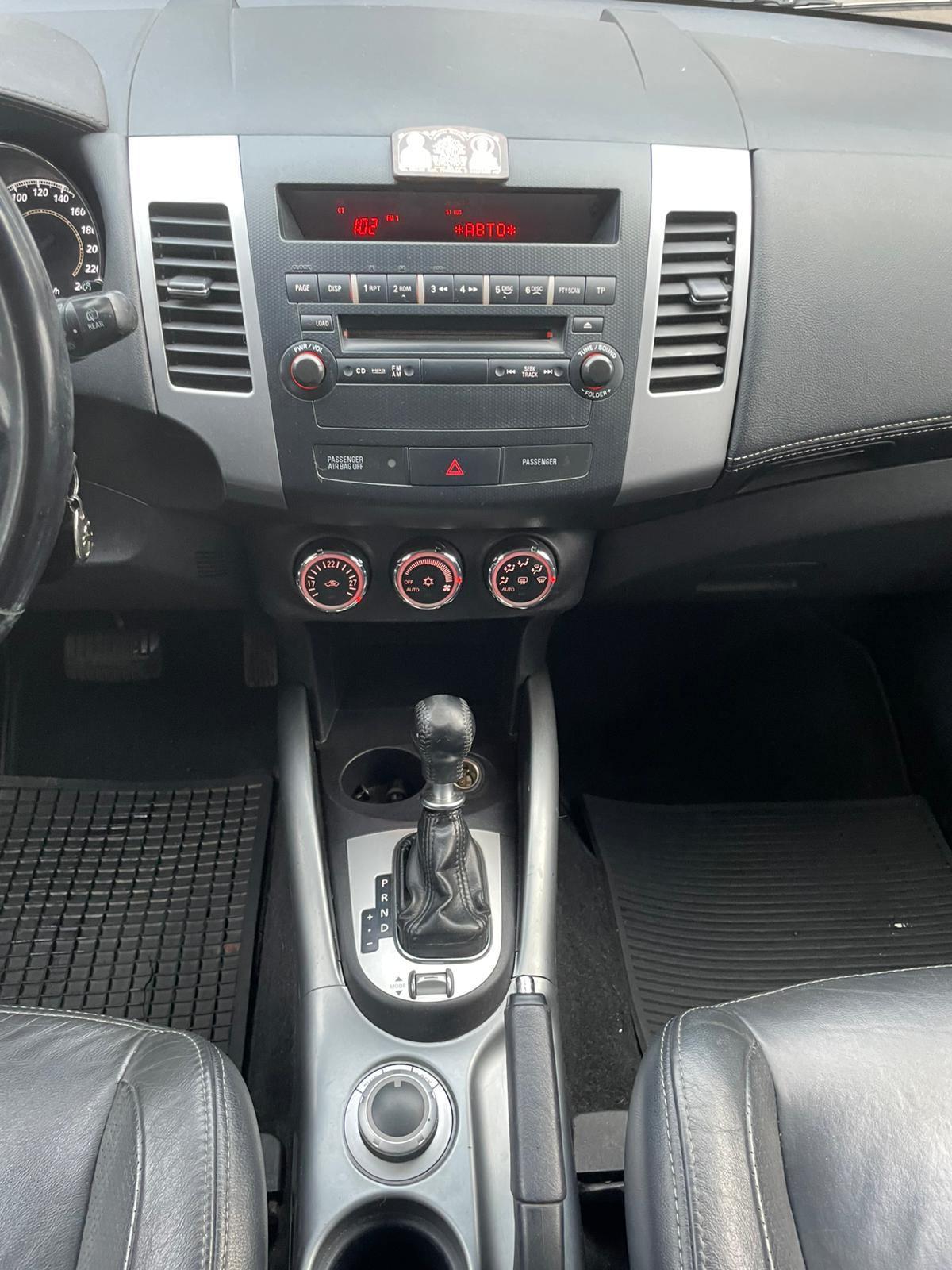 PEUGEOT 4007 7-VIETAS