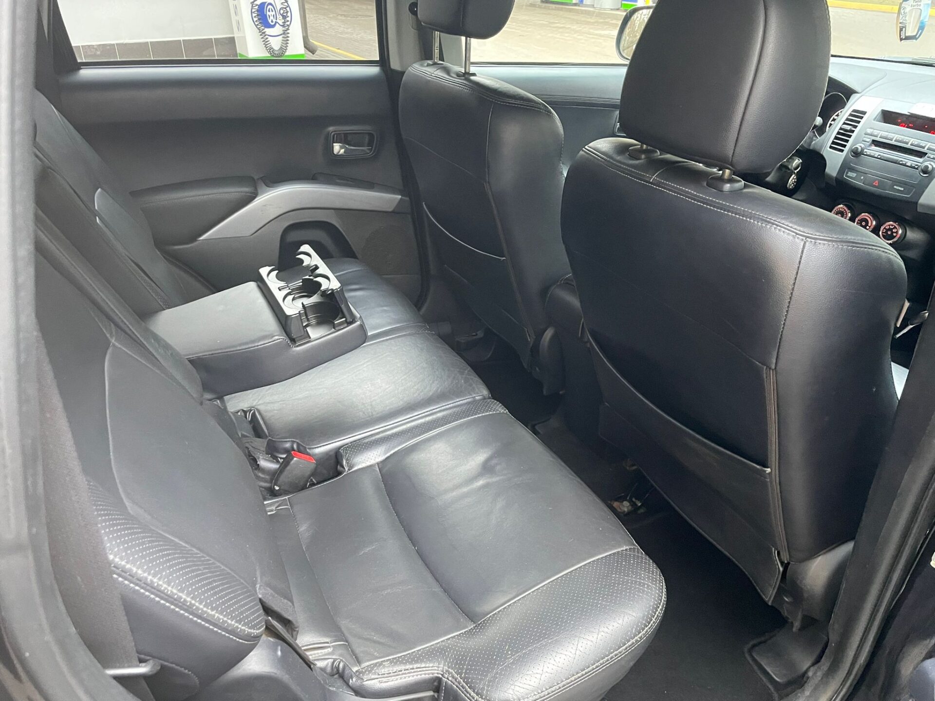 PEUGEOT 4007 7-VIETAS