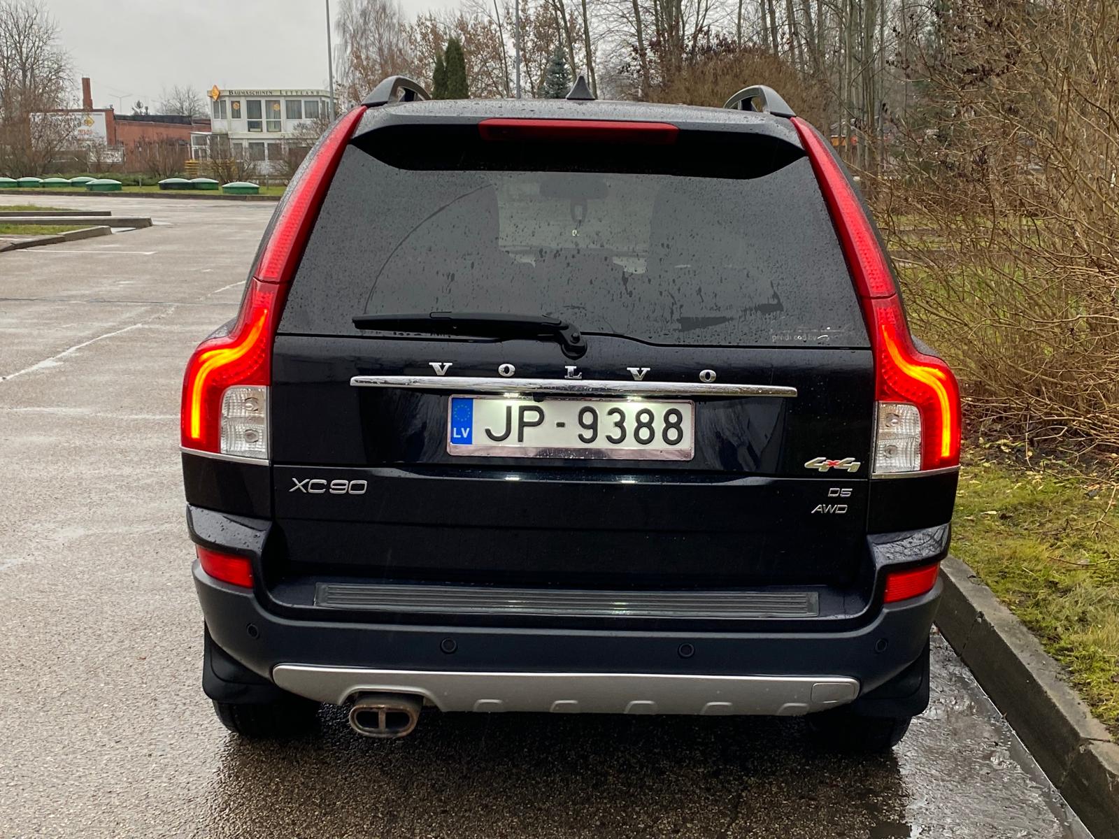 VOLVO XC90 7-VIETAS