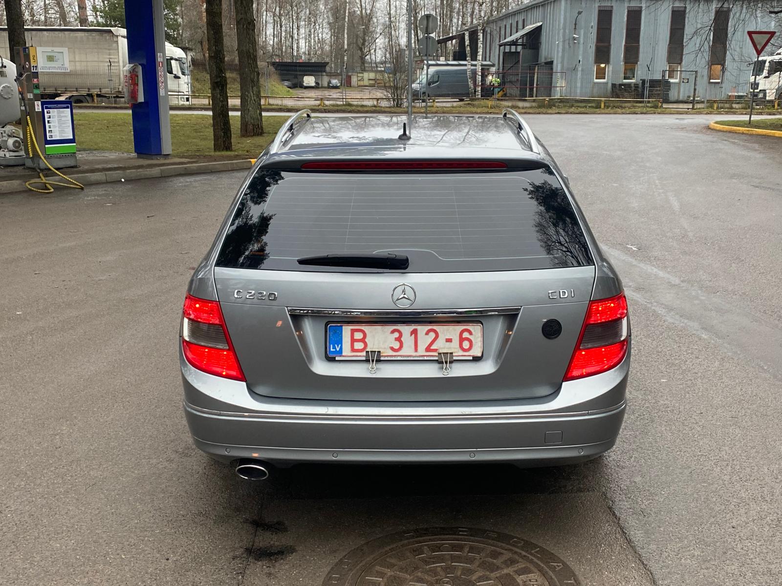 Mercedes Benz C220
