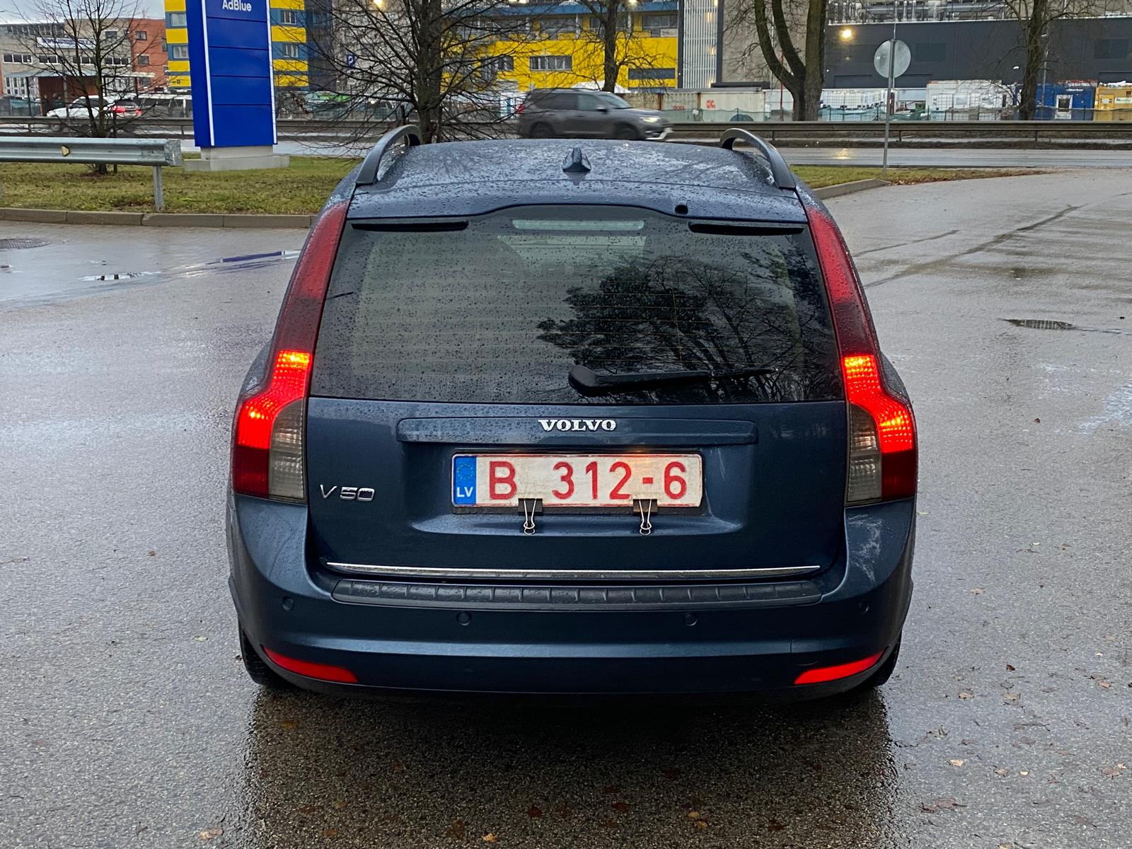 VOLVO V50