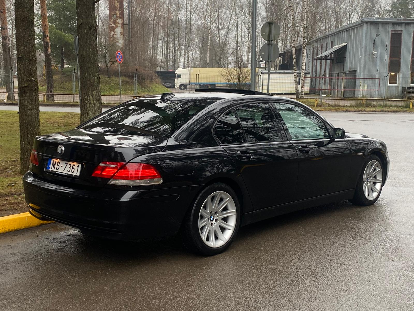 BMW 730