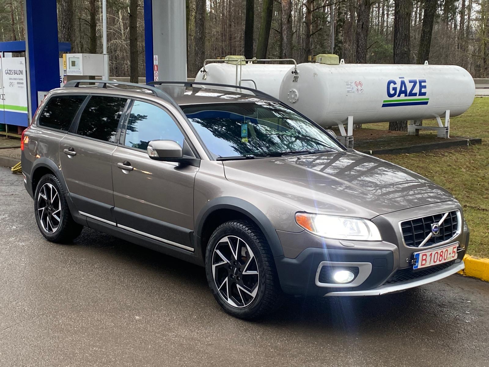 VOLVO XC70