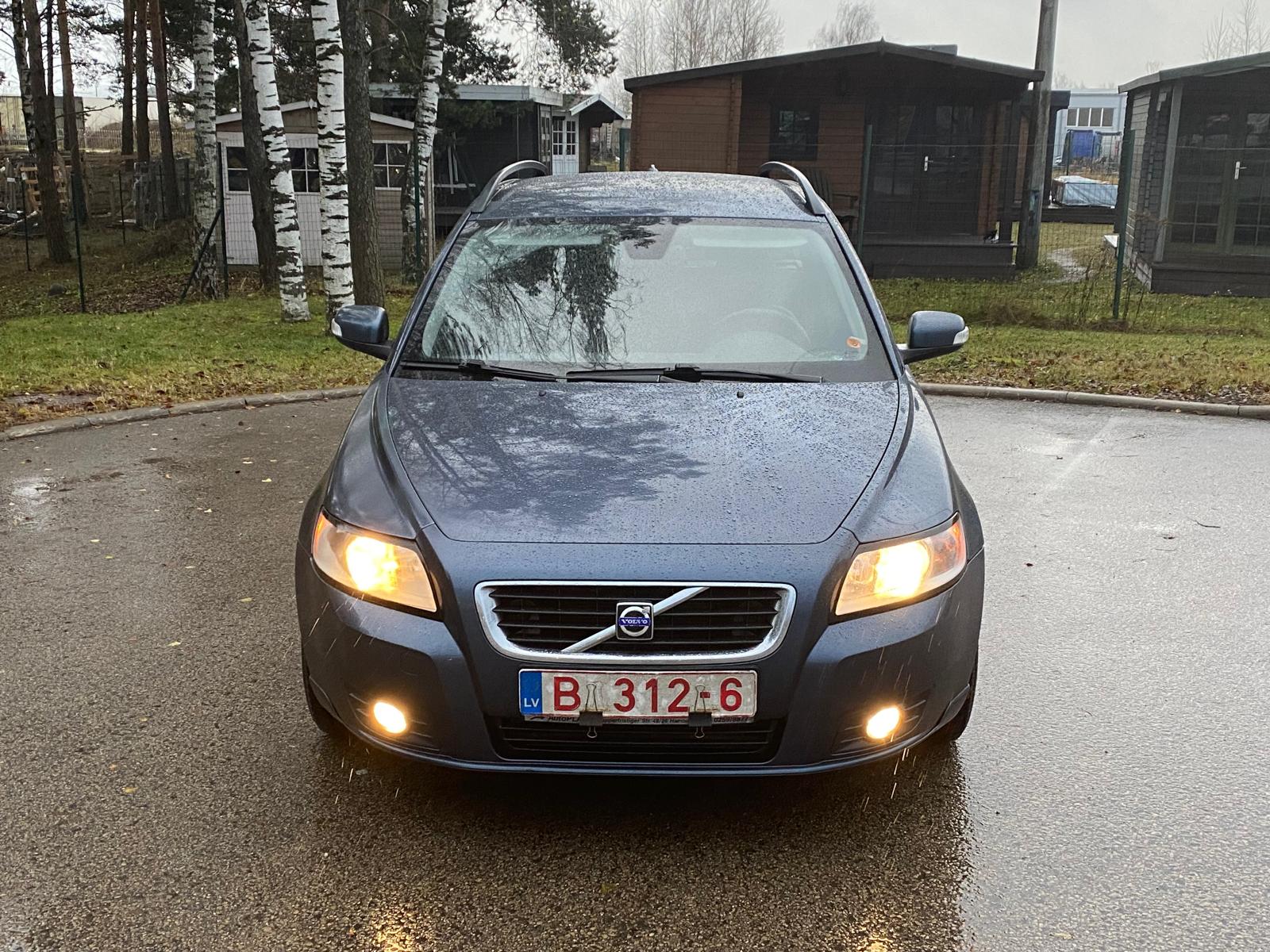 VOLVO V50