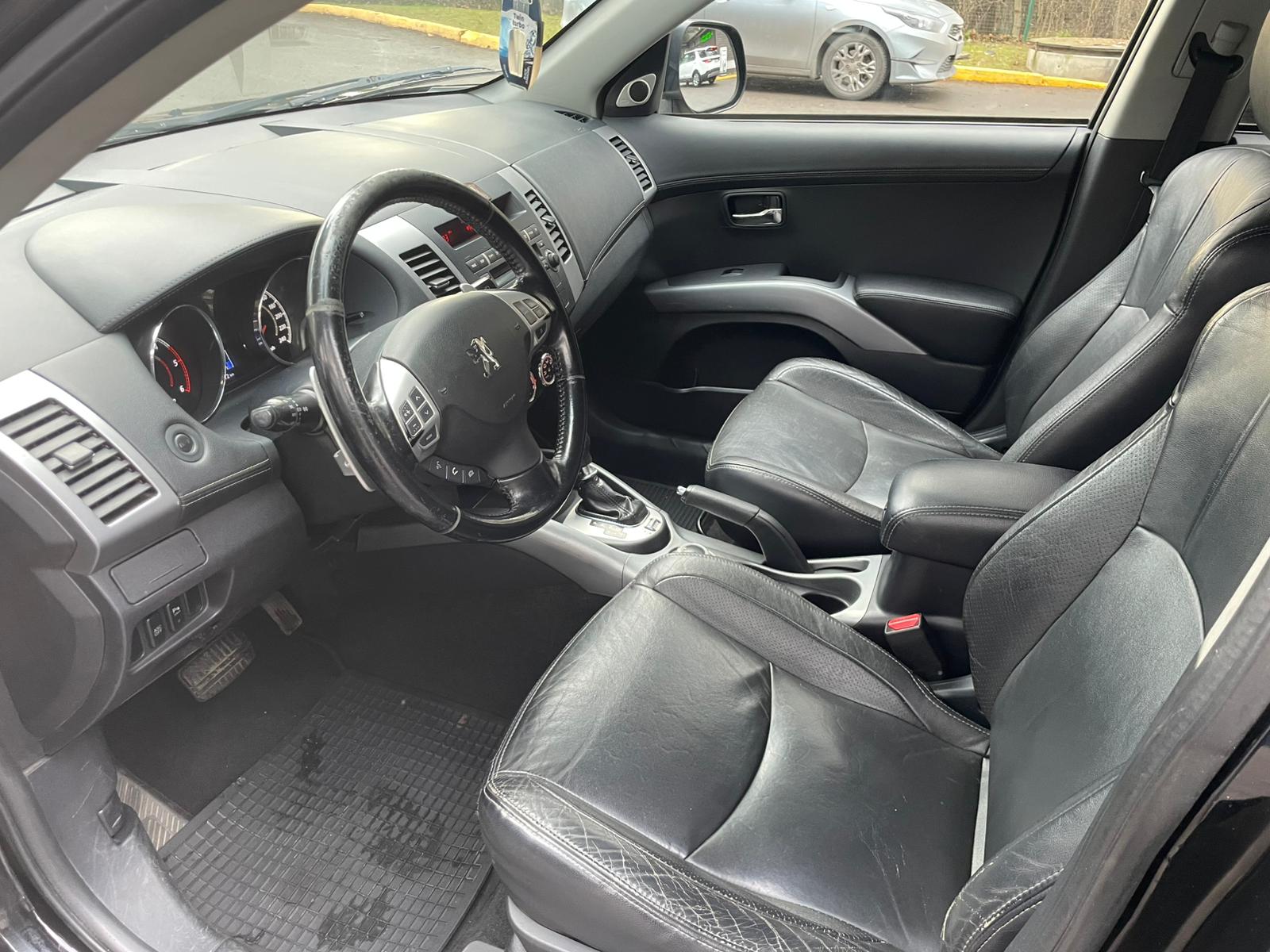 PEUGEOT 4007 7-VIETAS