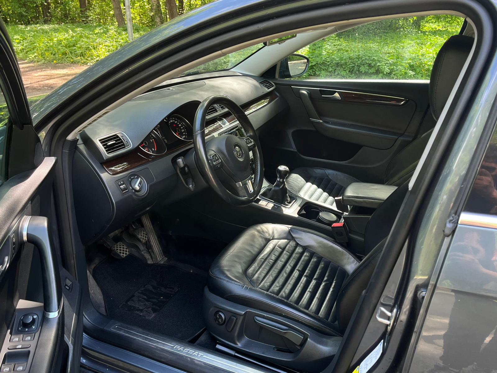 VW PASSAT