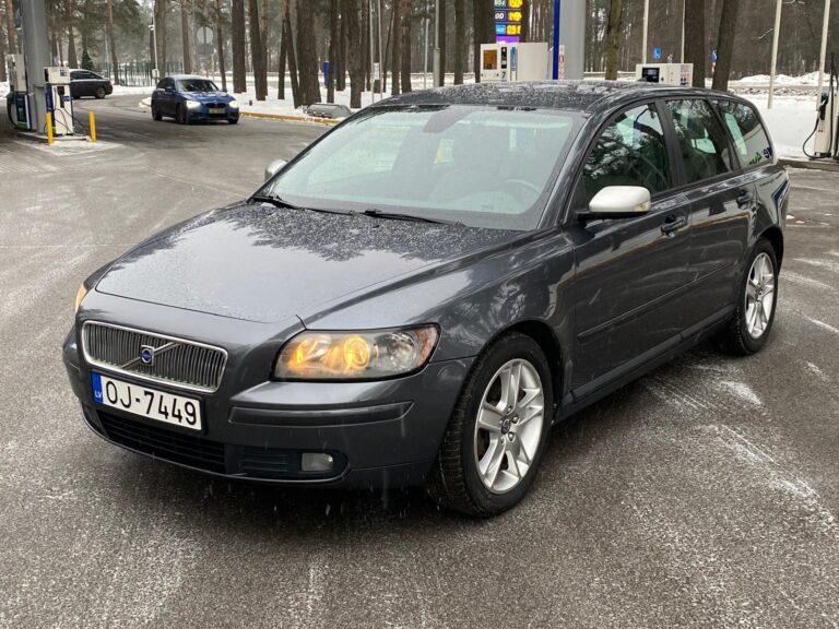 VOLVO V50