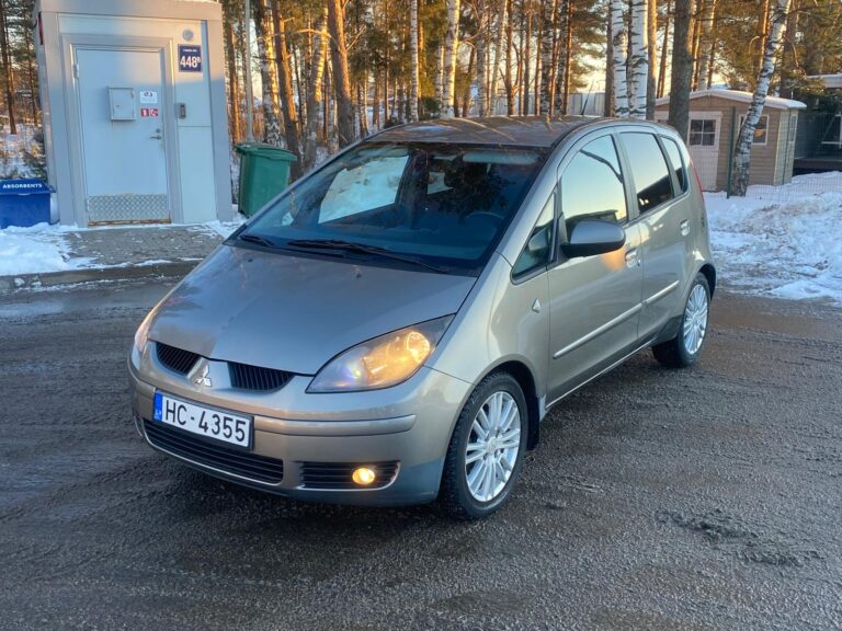 MITSUBISHI COLT