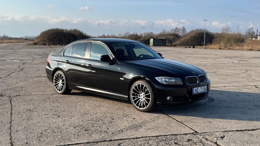 BMW 318 (E90)