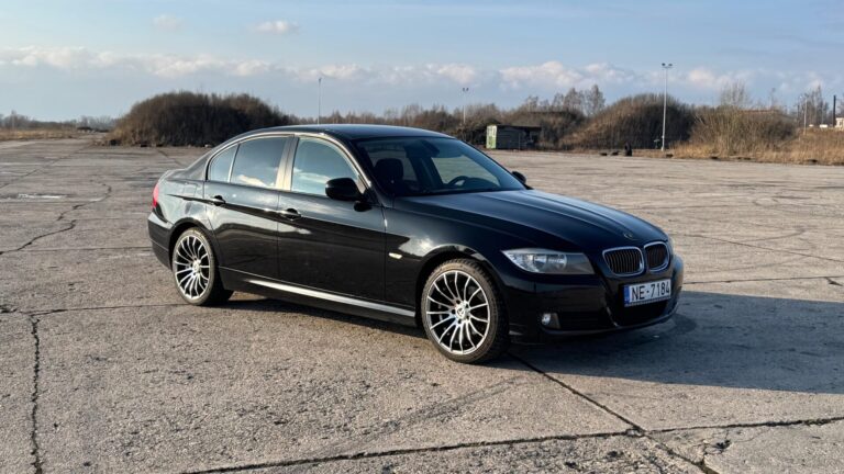 BMW 318 (E90)